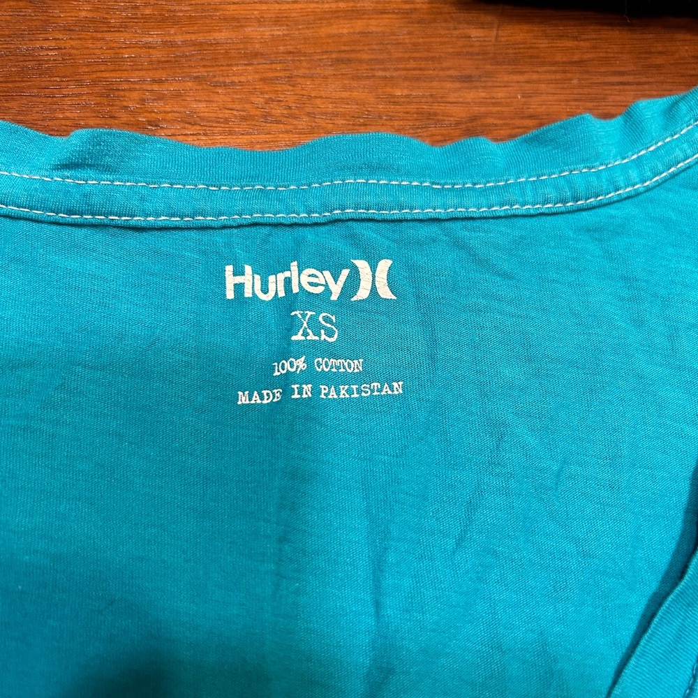 Hurley tee size x small - Picture 3 of 3